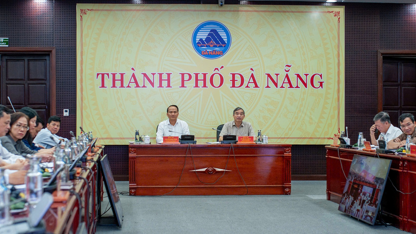 Điểm cầu UBND thành phố Đà Nẵng theo dõi vận hành thử nghiệm các xã, phường mới sáng 21/6. Ảnh: Vũ Lê