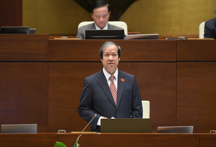 Bộ trưởng Nguyễn Kim Sơn phát biểu tại phiên thảo luận sáng 16/6.