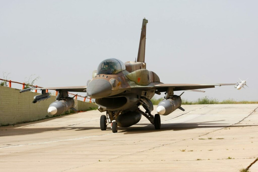 f-16-with-air-lora-iai-1024x682-5934.jpg