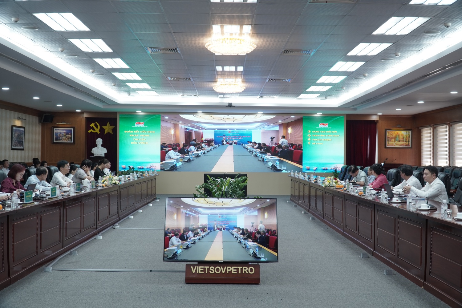 Đảng ủy Chính phủ khảo sát thực tiễn mô hình tổ chức đảng tại Đảng bộ Petrovietnam