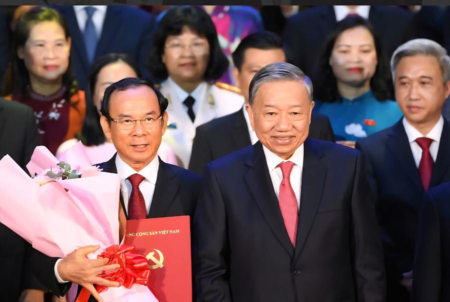 Tổng Bí thư Tô Lâm cùng ông Nguyễn Văn Nên, Bí thư Thành ủy TPHCM. (Ảnh: VGP)