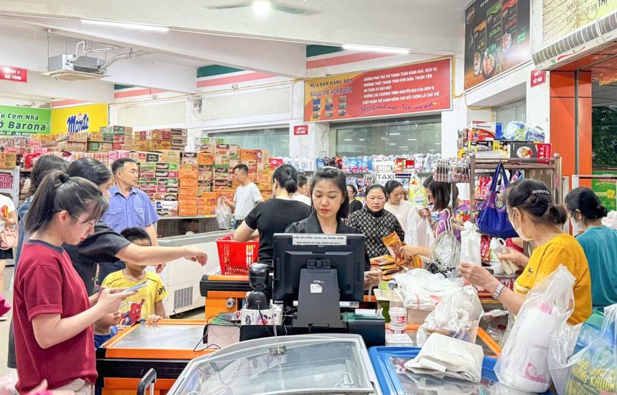 Khu vực dịch vụ tiếp tục là động lực tăng trưởng chính của kinh tế Cao Bằng