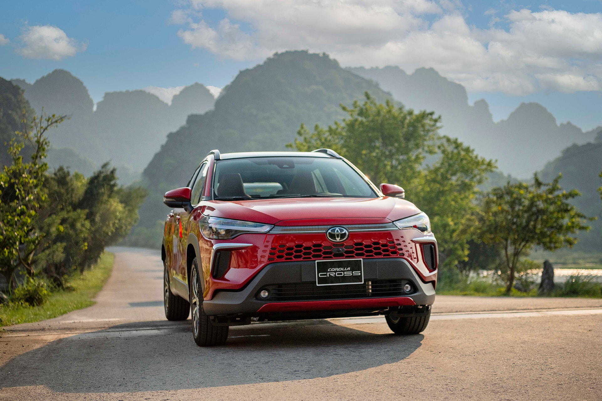 Mẫu xe Toyota Corolla Cross nhập khẩu Thái Lan đang được người tiêu dùng Việt Nam ưa chuộng - Ảnh: TMV