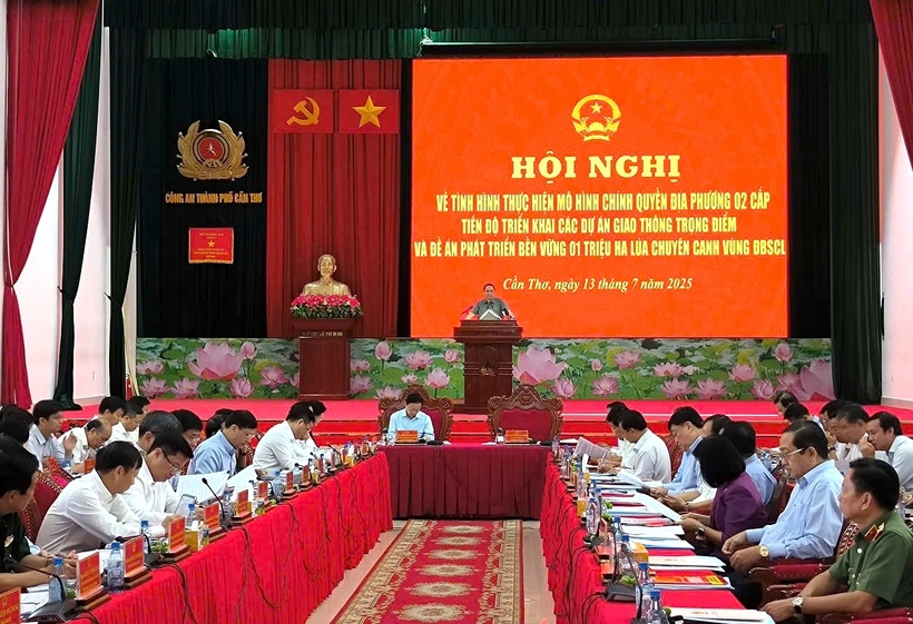 Quang cảnh cuộc họp sáng 13/7 (Ảnh: Thừa Ngọc)
