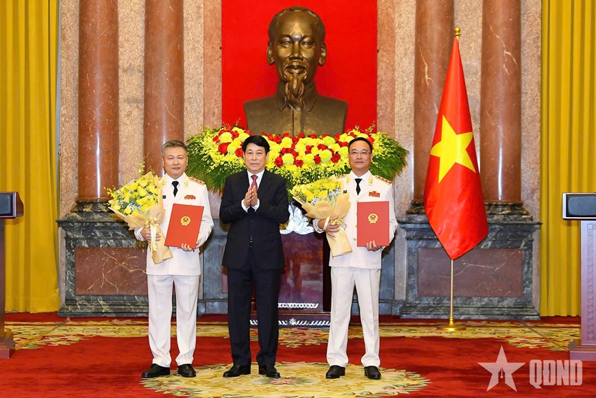 Chủ tịch nước trao Quyết định thăng cấp bậc hàm Thượng tướng đối với các đồng chí Thứ trưởng Công an.