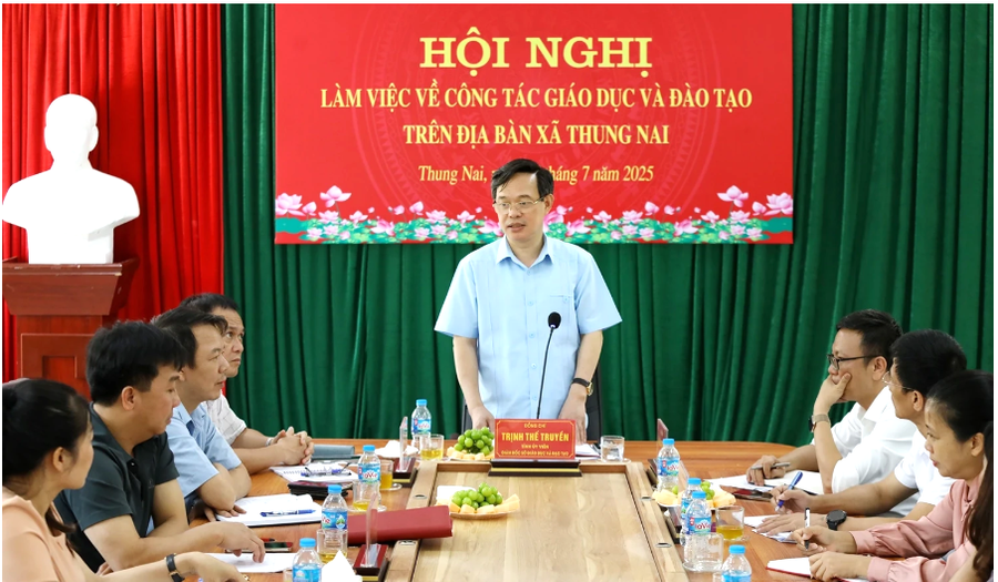 Ông Trịnh Thế Truyền - Giám đốc Sở GD&ĐT tỉnh Phú Thọ phát biểu tại buổi làm việc.