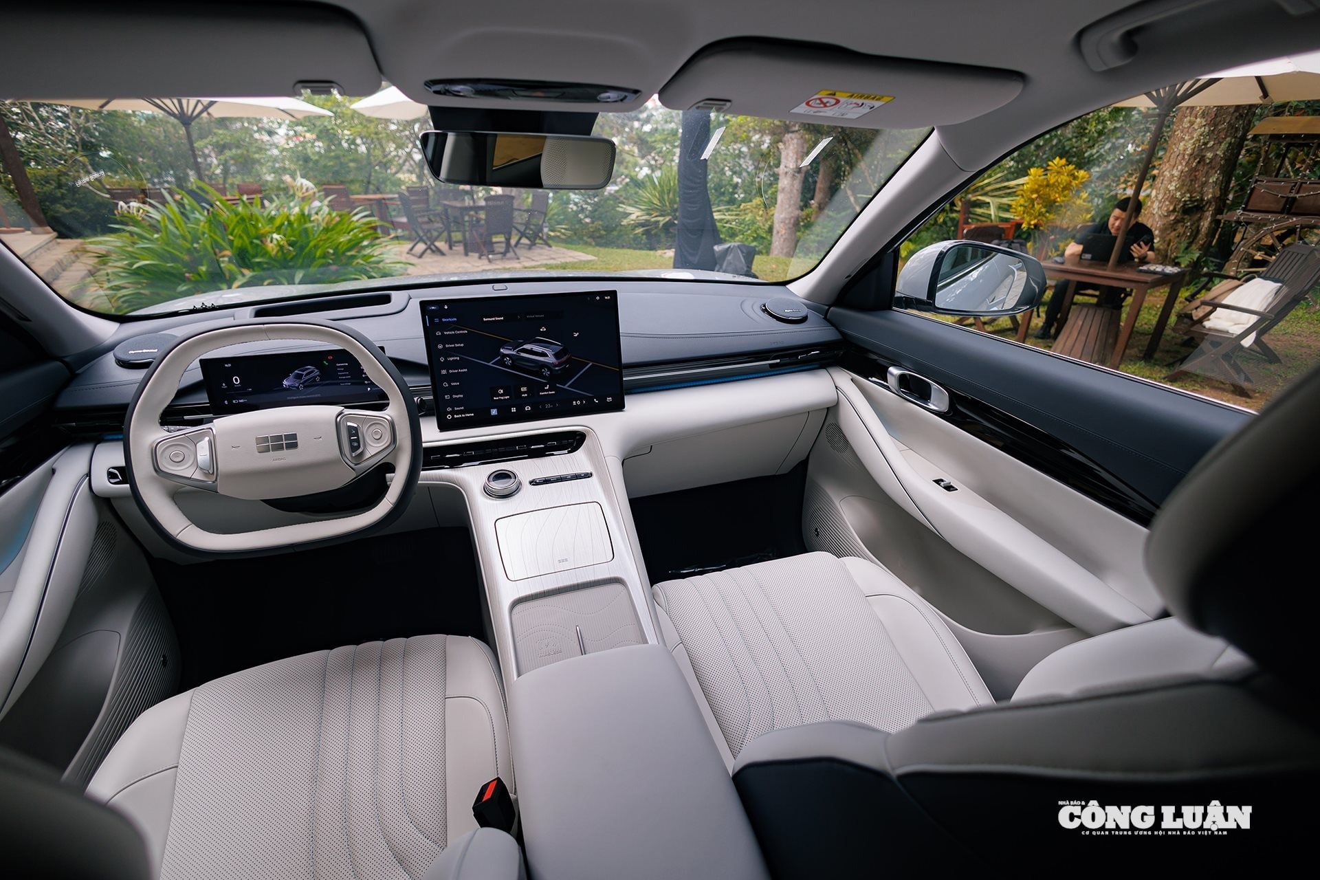 Nội thất Geely EX5 mang phong cách hiện đại và khá sang trọng.