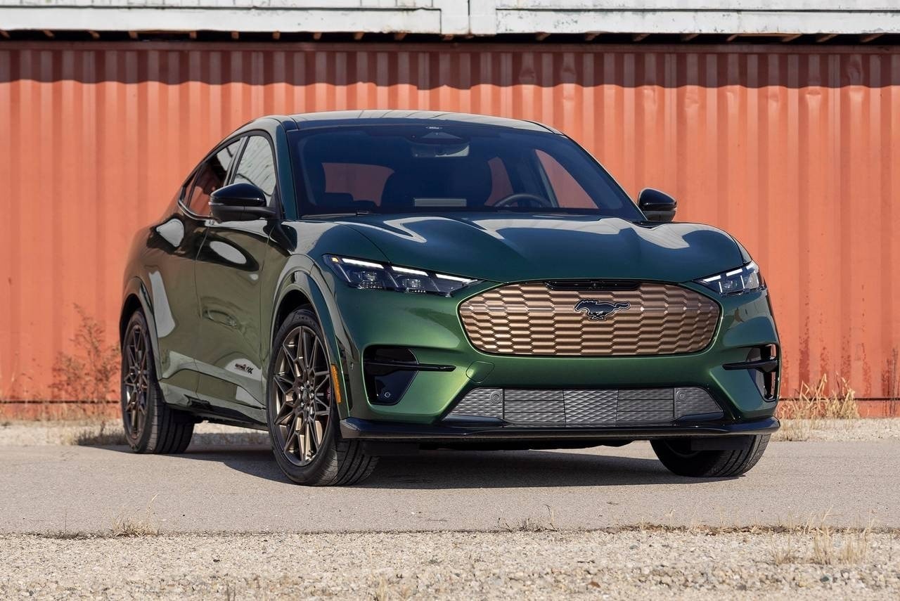 Xe thuần điện Ford Mustang Mach-E được các tín đồ tốc độ ngóng chờ - Ảnh: Edmunds