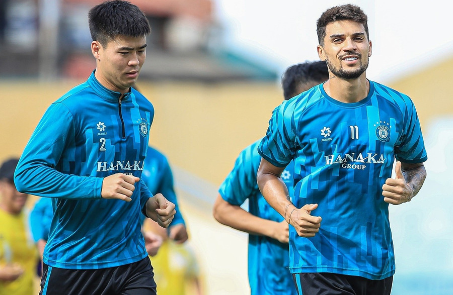 Hendrio đang nỗ lực để có thể sớm nhập tịch Việt Nam.