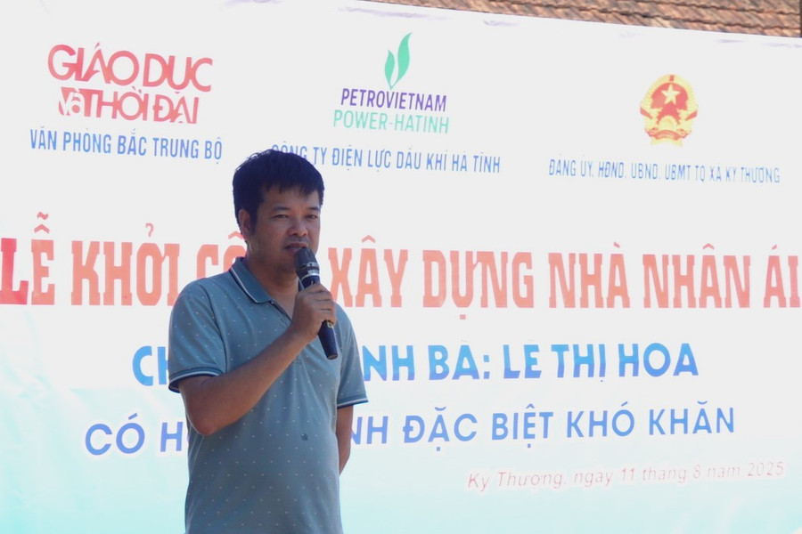 Nhà báo Nguyễn Văn Dũng phát biểu tại buổi lễ. 3.jpg