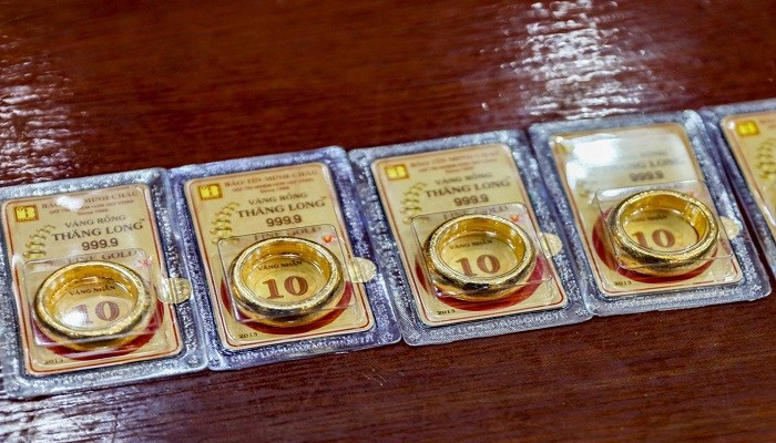 Giá vàng hôm nay 13/8 vàng nhẫn có sự điều chỉnh, thế giới tiếp đà giảm