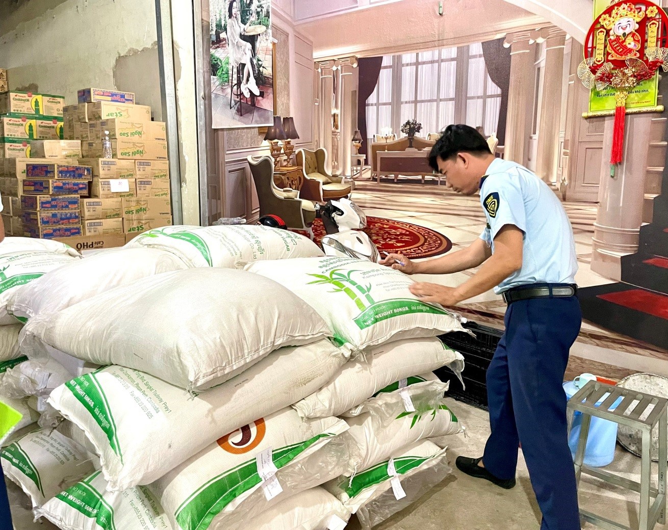 Hơn 7 tấn đường nhập lậu do Quản lý thị trường TP.Hồ Chí Minh bắt giữ