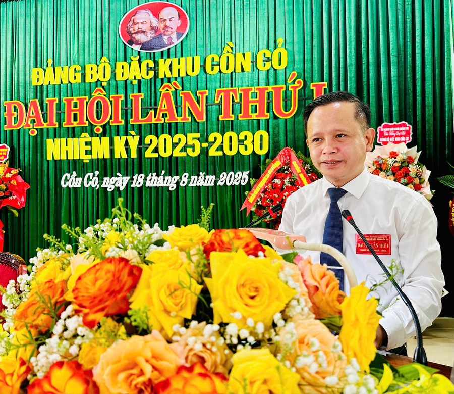 Ông Trần Xuân Anh - Bí thư Đảng ủy, Chủ tịch Đặc khu Cồn Cỏ. 1841c2134cc7c4999dd6.jpg