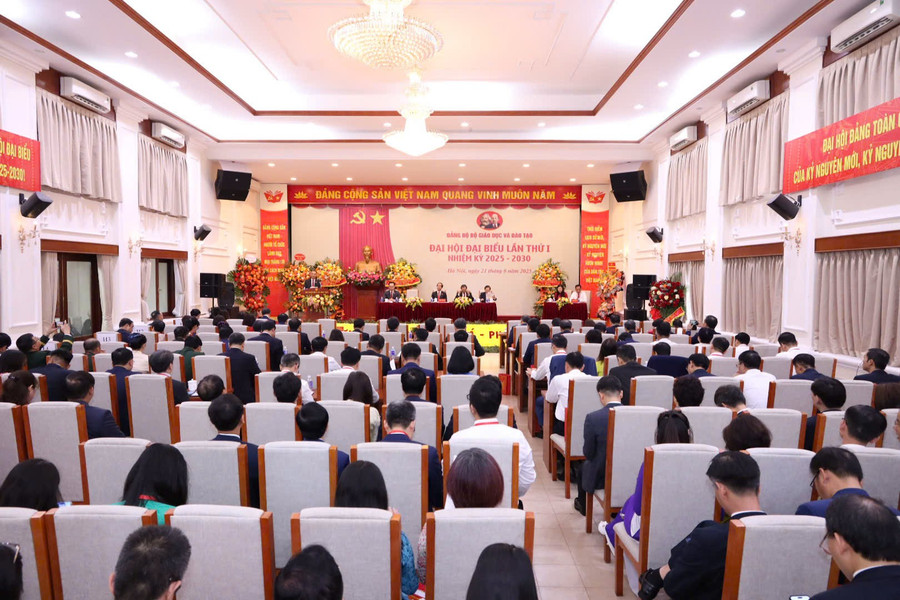 Toàn cảnh phiên trù bị. dai-hoi-7.jpg