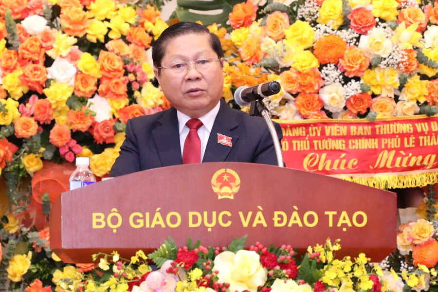 Ủy viên Ban Thường vụ, Thứ trưởng Lê Tấn Dũng trình bày báo cáo tổng hợp góp ý Dự thảo các văn kiện trình Đại hội đại biểu toàn quốc lần thứ XIV của Đảng. dai-hoi-4.jpg