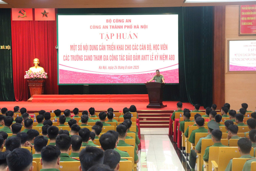 Quang cảnh buổi tập huấn.