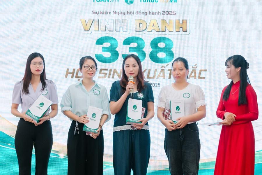 Chị Lưu Thị Thu Hoài - Phụ huynh học sinh Đinh Thái Dương chia sẻ tại Ngày hội đồng hành 2025.