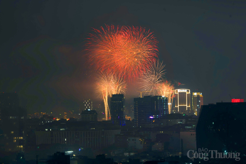Mãn nhãn màn pháo hoa tuyệt đẹp chào mừng 80 năm Quốc Khánh 2/9 - 14