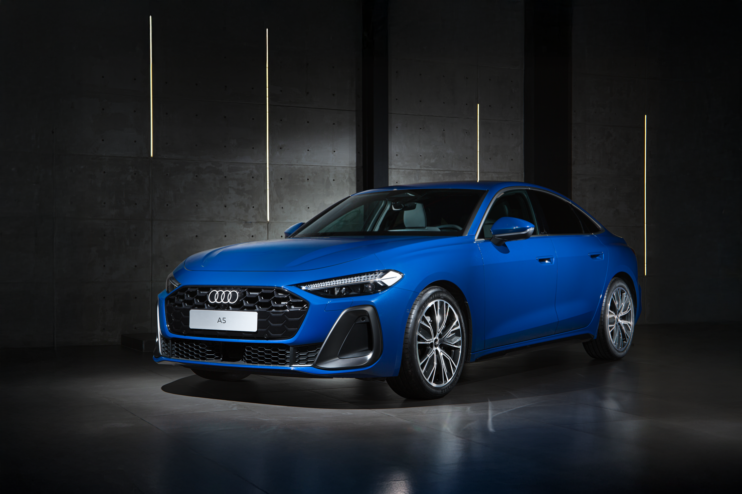 Nối tiếp thành công kéo dài 3 thập kỷ của các dòng xe hạng sang cỡ trung từ Audi, mẫu Audi A5 thế hệ mới một lần nữa khẳng định vị thế dẫn đầu trong phân khúc.  