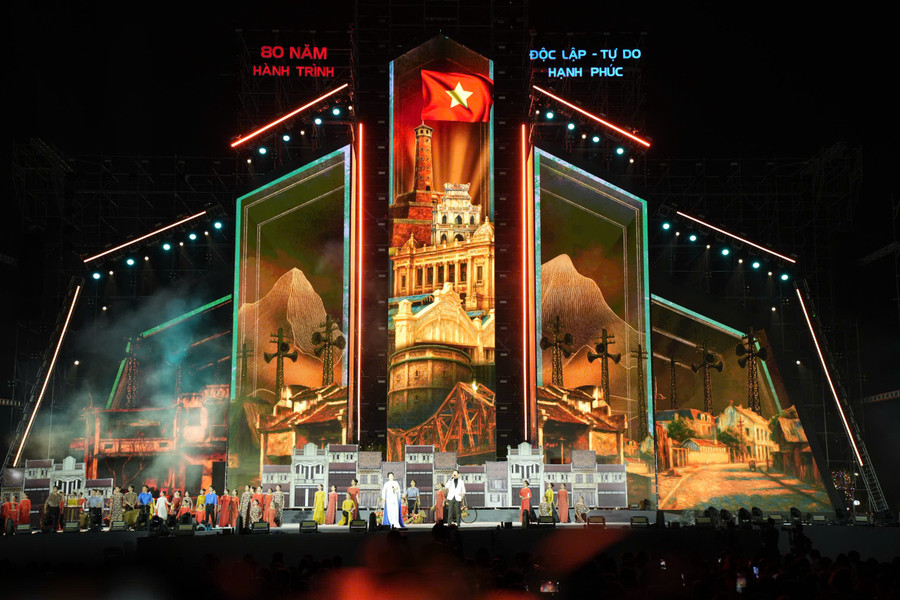 chuoi-trung-bay-ky-niem-80-nam-quoc-khanh-1.jpg