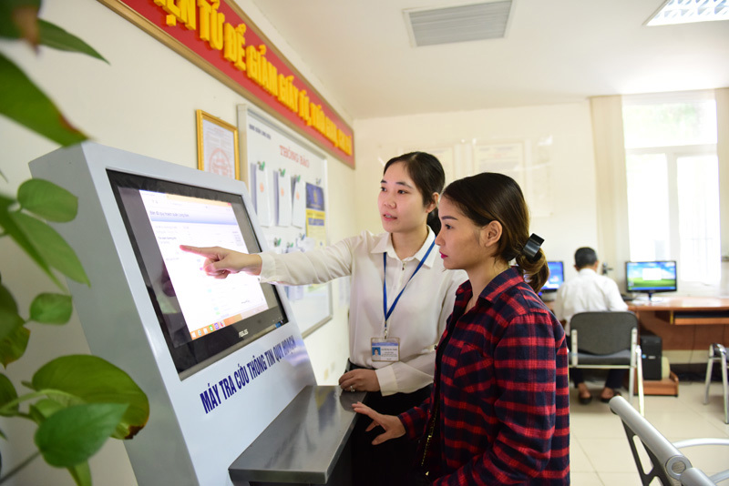 Thủ tướng yêu cầu phấn đấu hết năm 2025, 40% dân số trưởng thành sử dụng dịch vụ công trực tuyến.