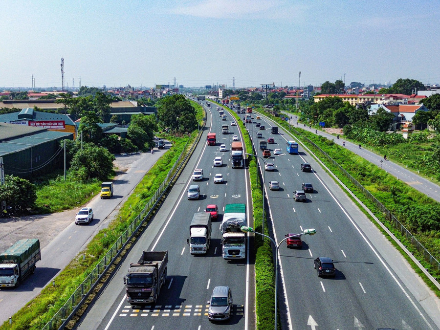 Phương tiện di chuyển trên cao tốc Pháp Vân - Cầu Giẽ.