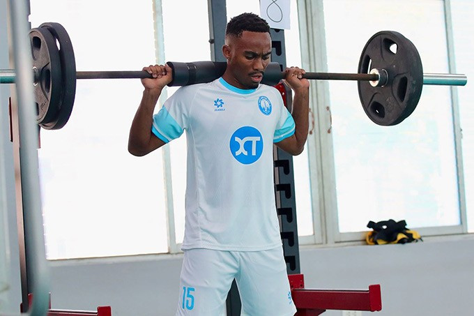 Njabulo Blom dự kiến trở lại ở giai đoạn hai của V-League.