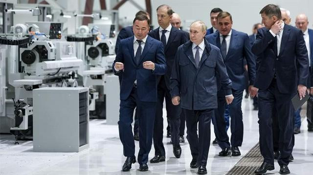 putin-zayavil-ob-uvelichenii-vypuska-nekotoryh-vidov-vooruzheniya-v-rf-v-30-raz-pzigid17-1758297241t.jpg