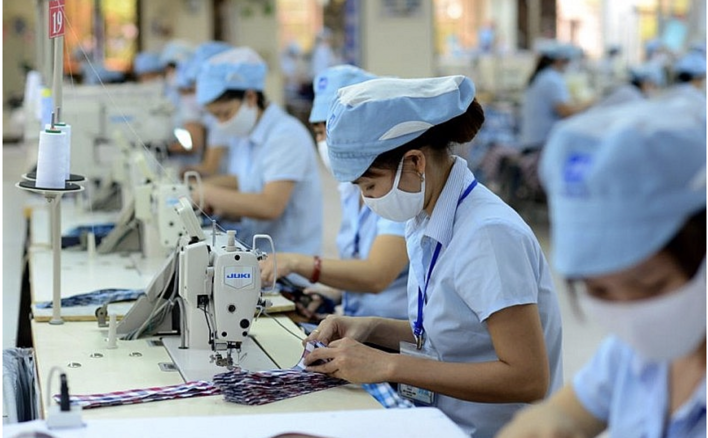 Các doanh nghiệp dệt may Việt Nam đang nỗ lực triển khai các giải pháp để đạt mục tiêu xuất khẩu năm 2025.