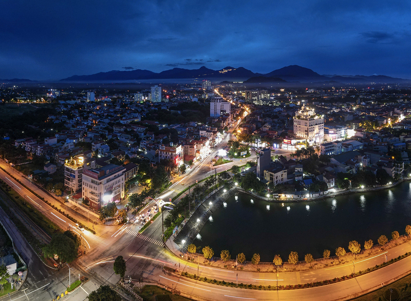 Đến nay, toàn tỉnh Phú Thọ có 28 khu công nghiệp, trong đó 16 khu đang hoạt động, thu hút hàng trăm dự án FDI, DDI, đóng góp quan trọng cho ngân sách và việc làm. Ảnh: Khánh Linh