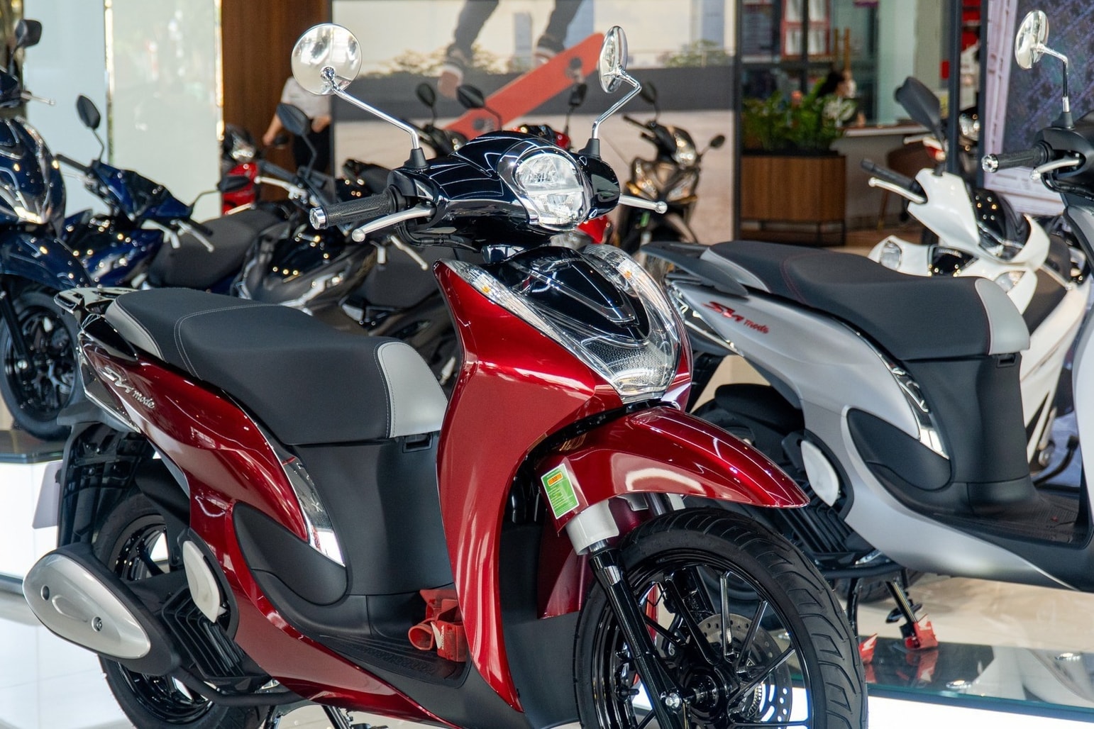 Khách mua trả góp mẫu xe tay ga Honda SH Mode được miễn lãi suất - Ảnh: ĐT