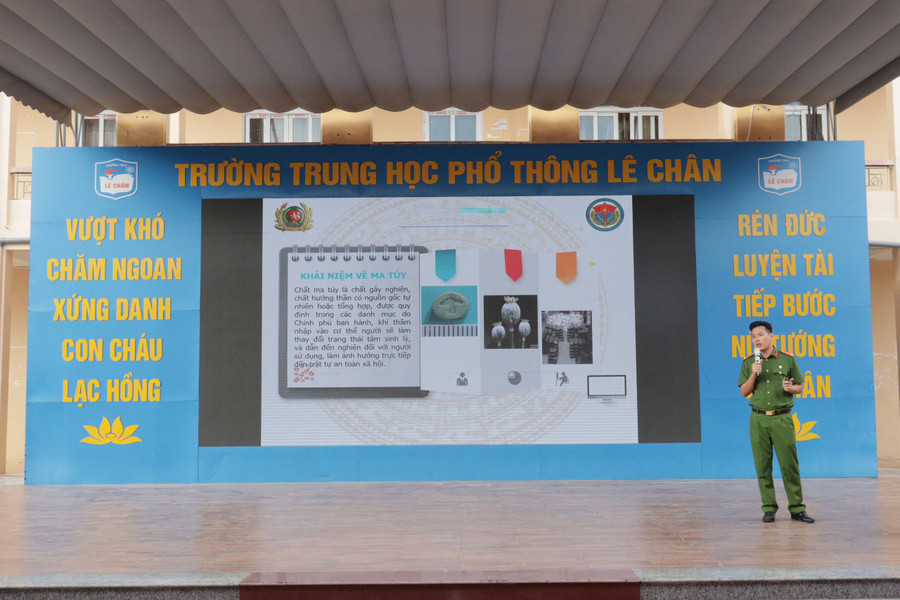 13-10-tuyen-truyen3.jpg