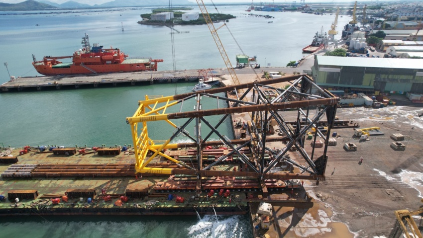 Vietsovpetro đón dòng dầu thương mại đầu tiên từ giàn BK-24, vượt kế hoạch gần 2 tháng