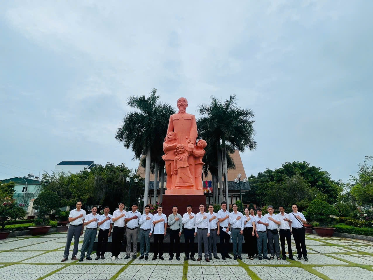 Chi bộ Trung tâm Kỹ thuật PVEP tổ chức kết nạp Đảng viên mới và sinh hoạt chuyên đề quý III/2025