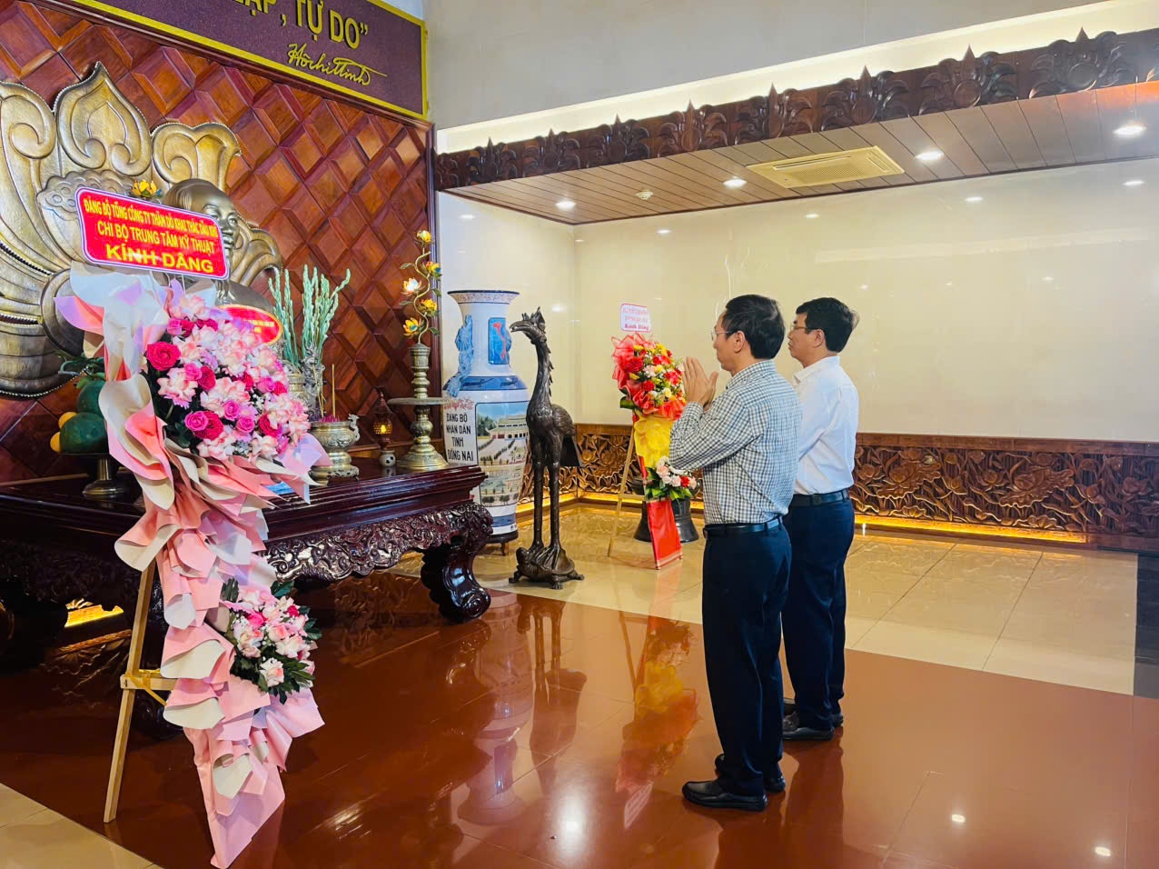 Chi bộ Trung tâm Kỹ thuật PVEP tổ chức kết nạp Đảng viên mới và sinh hoạt chuyên đề quý III/2025