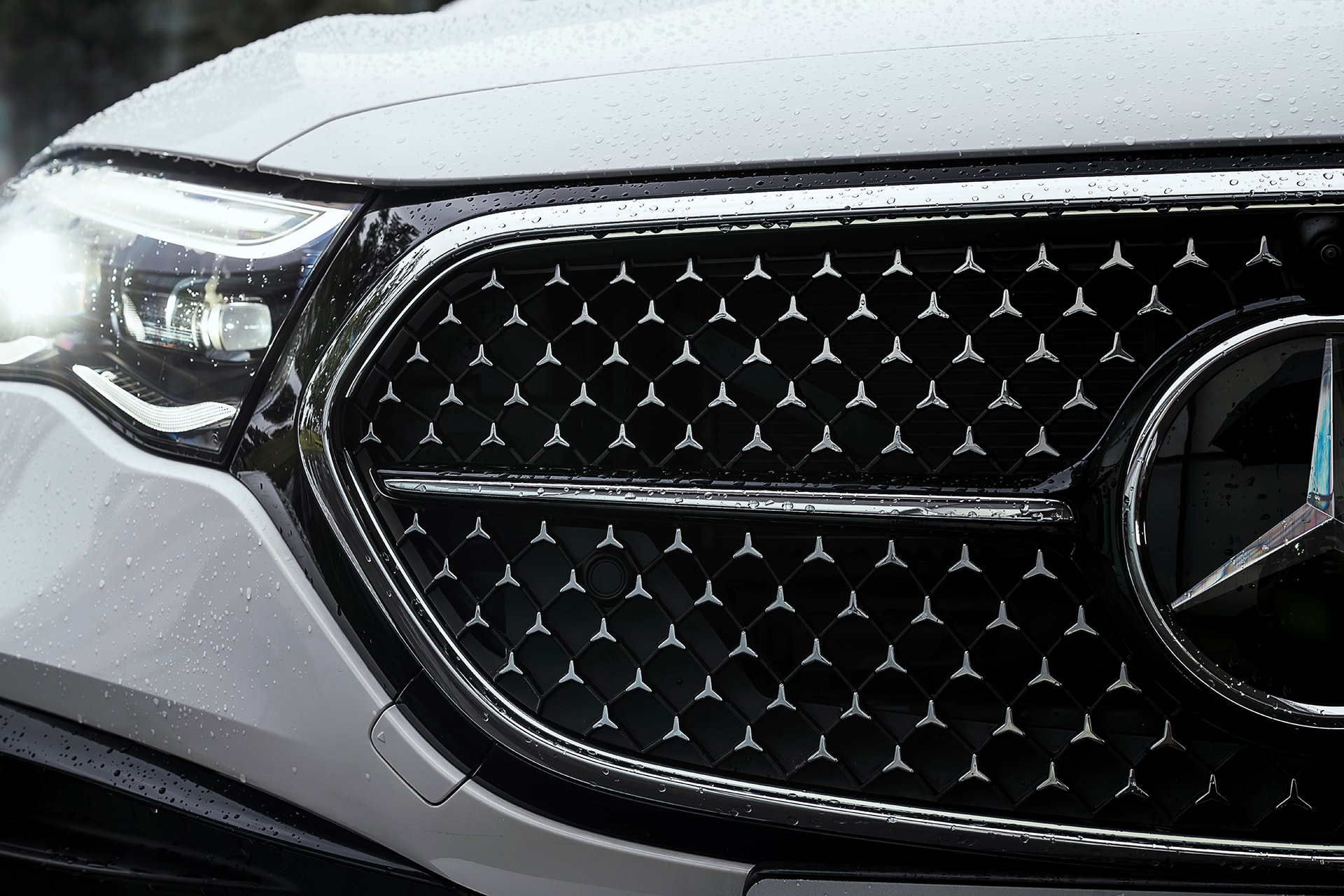 300 AMG 2025 - 11