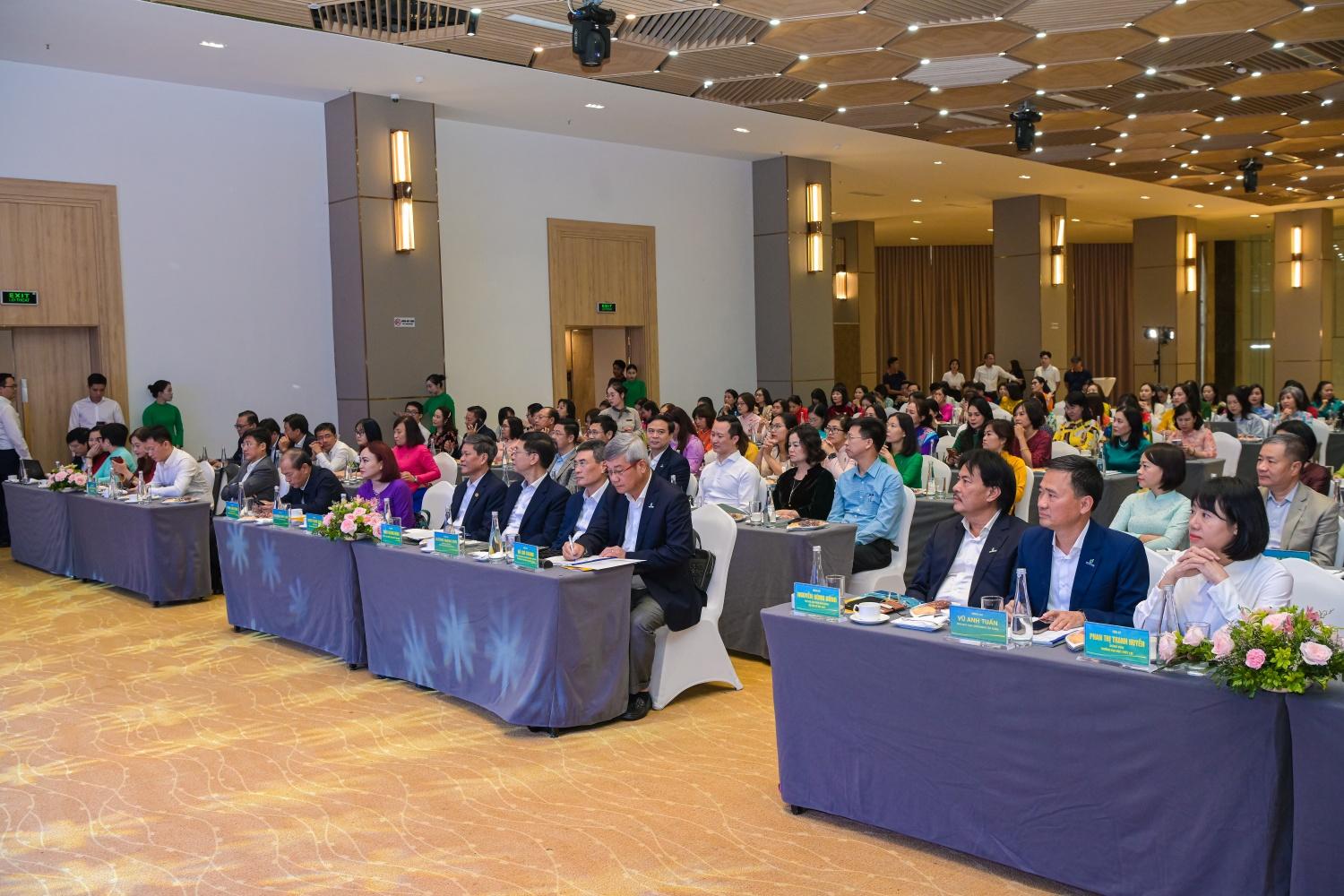 Phụ nữ Petrovietnam: Tự tin, bản lĩnh, tiên phong trong kỷ nguyên mới Phụ nữ Petrovietnam: Tự tin, bản lĩnh, tiên phong trong kỷ nguyên mới