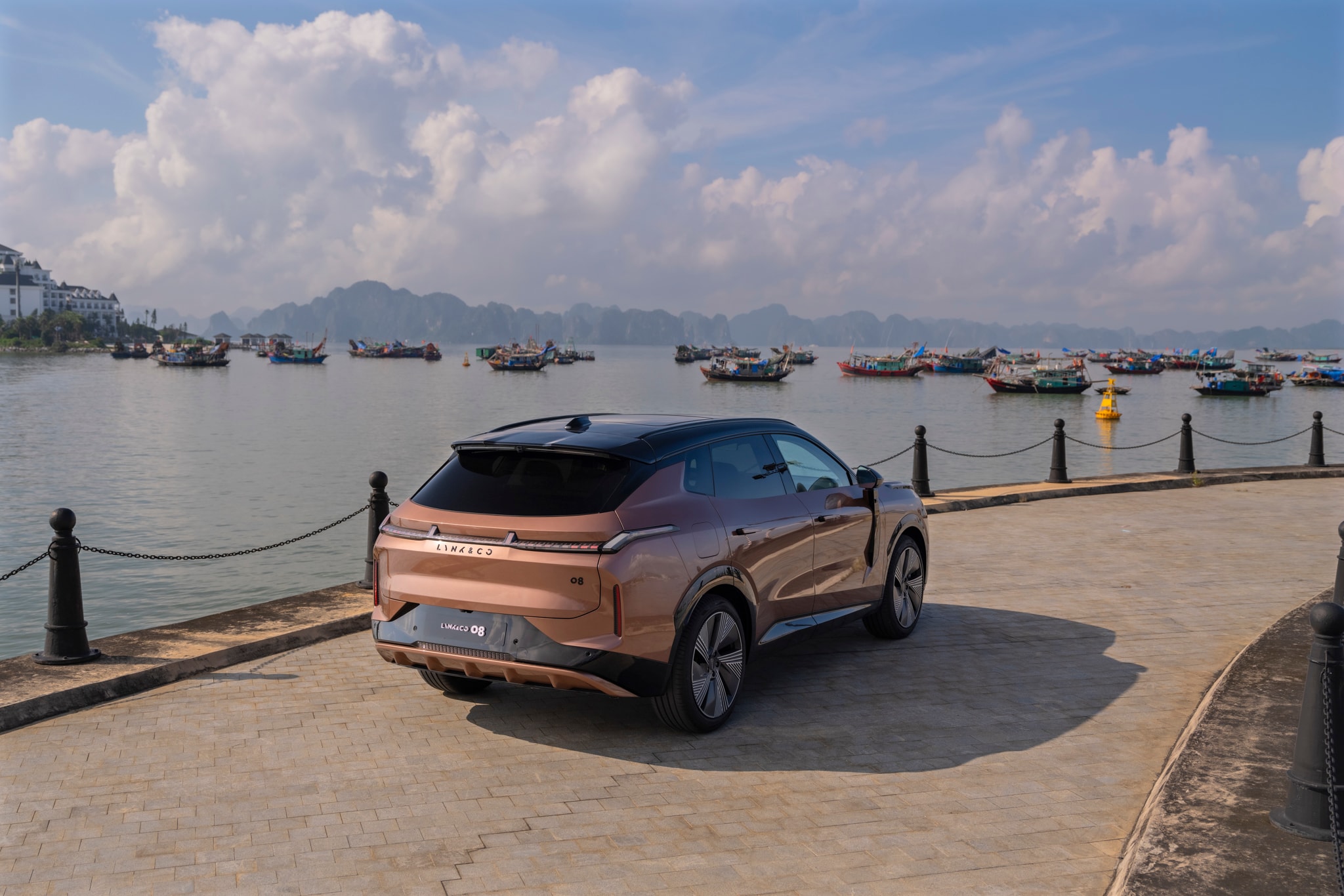 Lynk & Co 08 EM-P sở hữu ngoại hình bắt mắt - Ảnh: Tasco Auto