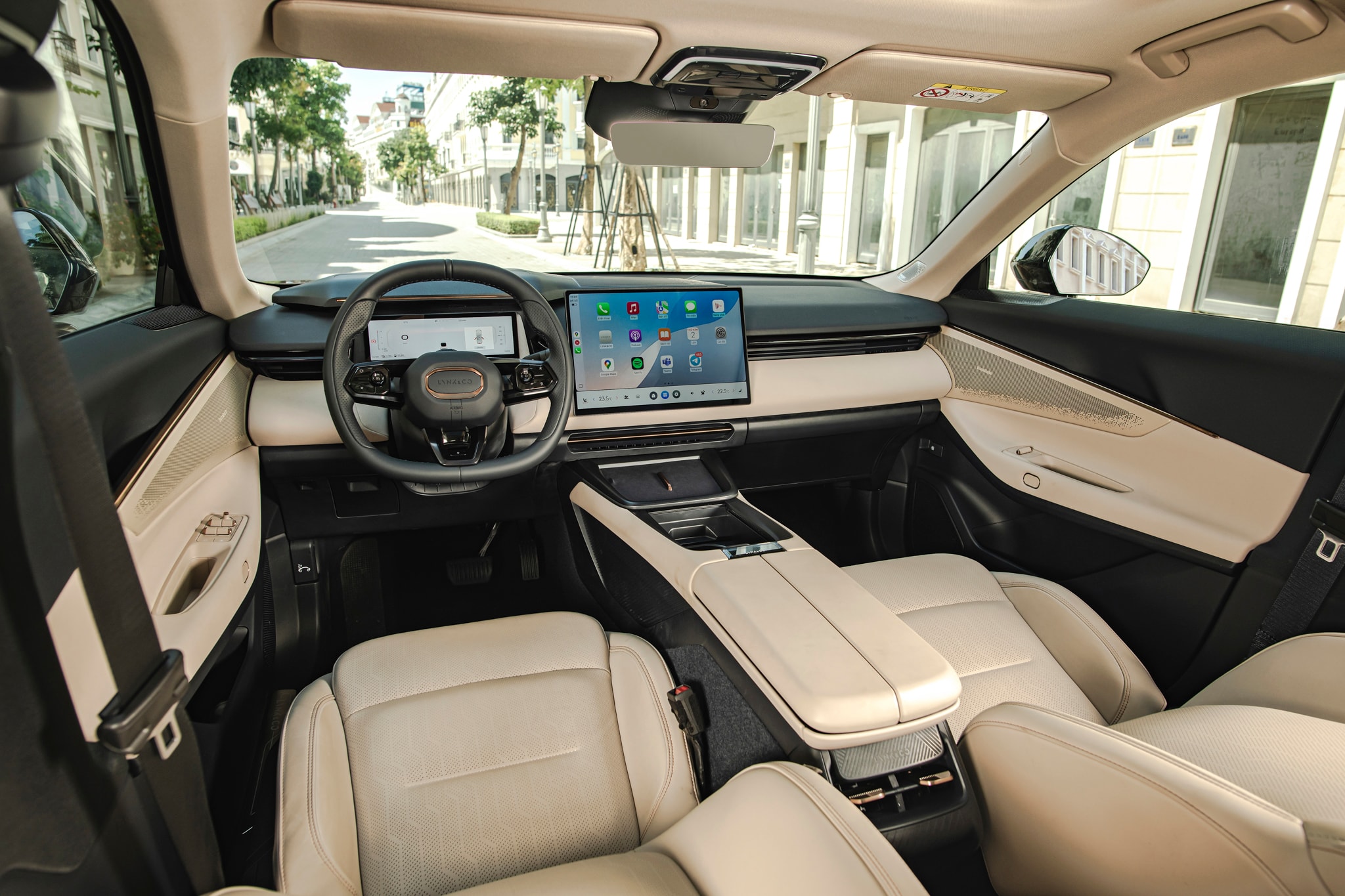 Không gian nội thất Lynk & Co 08 EM-P - Ảnh: Tasco Auto