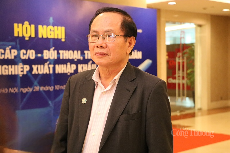 Ông Nguyễn Văn Đồng, Chủ tịch Hiệp hội Dệt may Hà Nội trả lời phỏng vấn Báo Công Thương. Ảnh: Phong Lâm