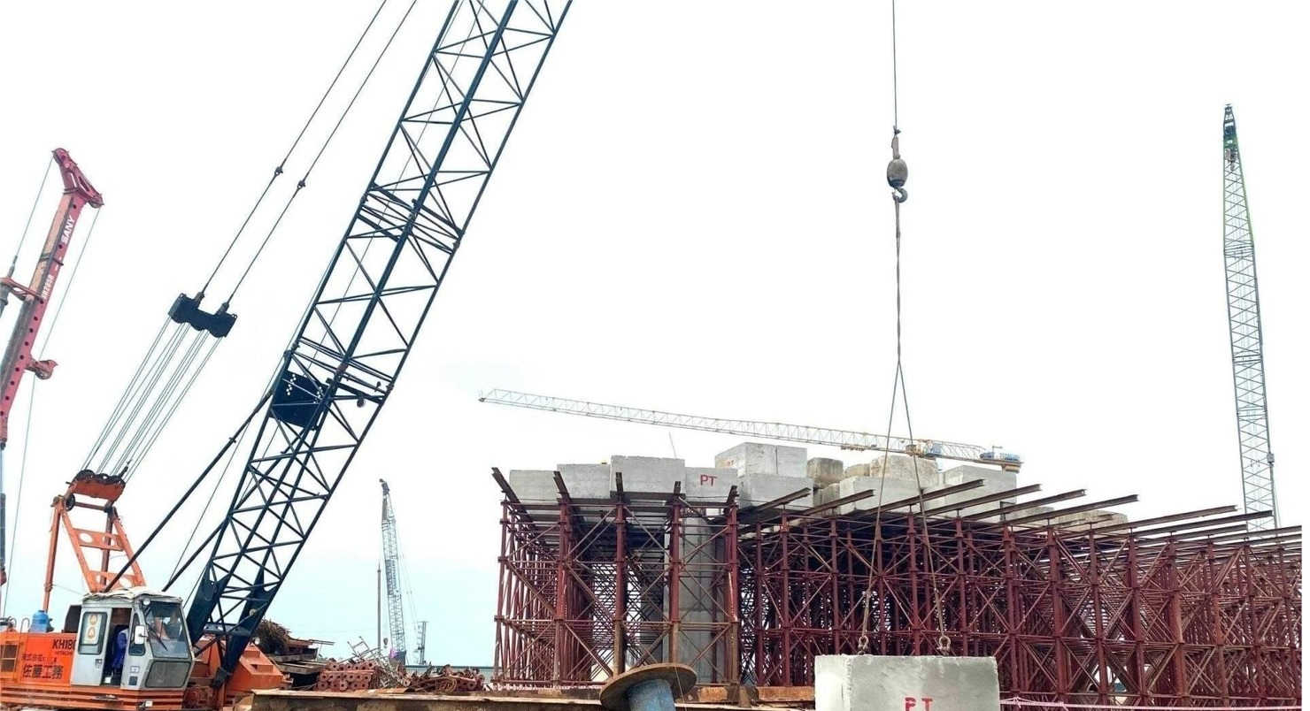 Tập trung cao trong việc hoàn thành tiến độ các công trình để thúc đẩy tăng trưởng kinh tế.