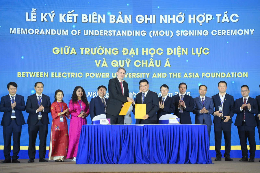 Lễ ký biên bản ghi nhớ hợp tác giữa Trường Đại học Điện lực và Quỹ châu Á. dai-bieu-6.jpg