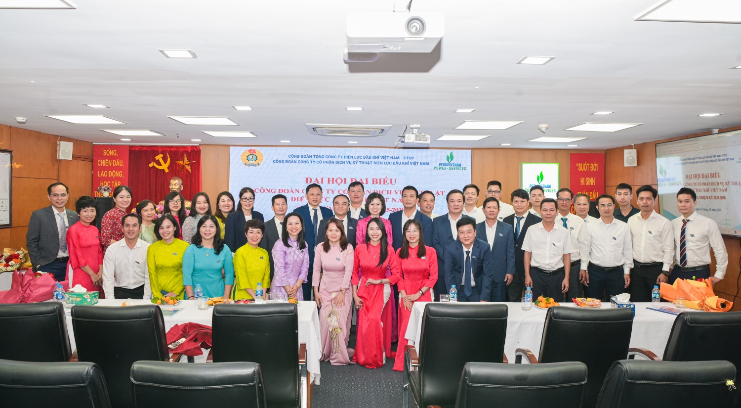 Các đại biểu chụp ảnh lưu niệm tại Đại hội Các đại biểu chụp ảnh lưu niệm tại Đại hội