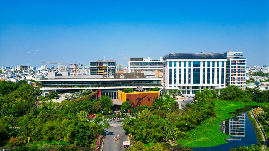 Trường ĐH Văn Lang vừa được Tổ chức Quacquarelli Symonds (QS) xếp hạng thăng hạng 251 đại học hàng đầu Châu Á. dji-0182.jpg