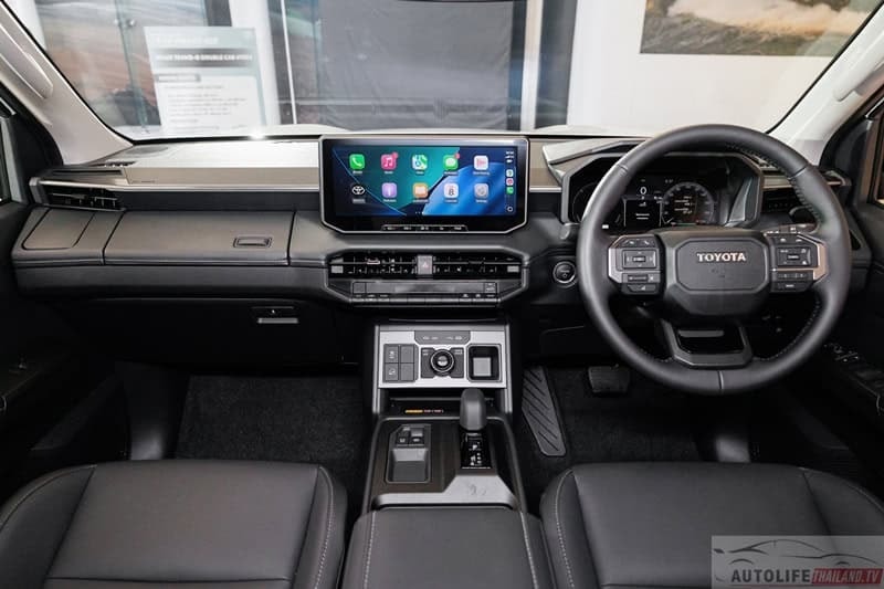 Thiết kế khoang lái Toyota Hilux 2026 - Ảnh: Toyota