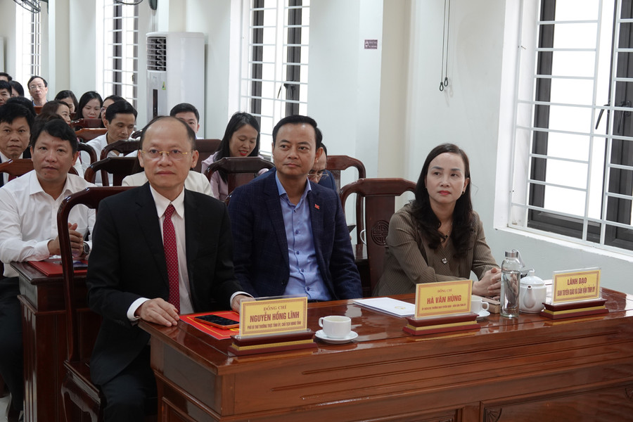 Đại biểu tham dự hội nghị. dsc00457.jpg