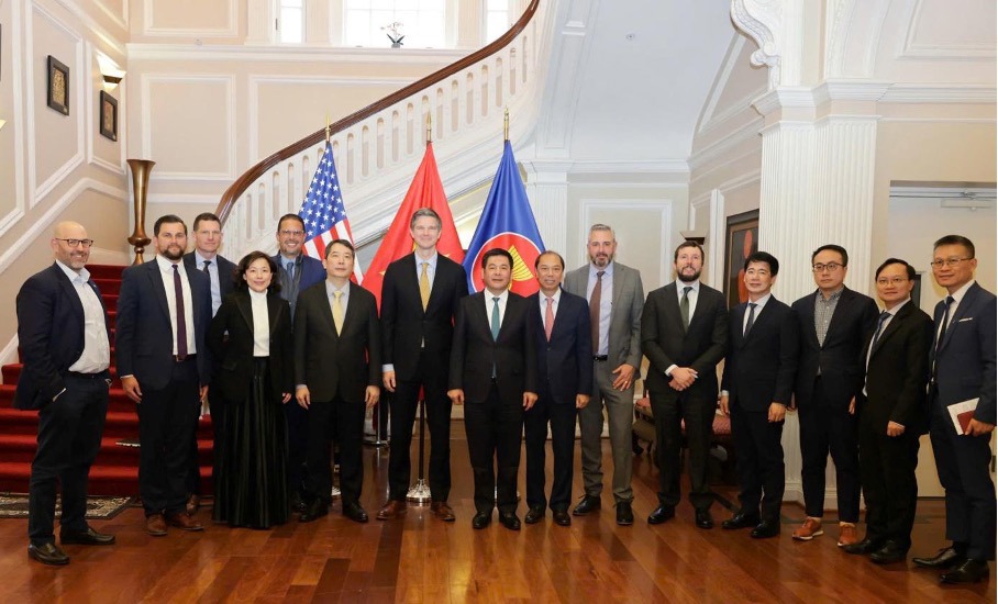 Đoàn đàm phán Chính phủ Việt Nam về thỏa thuận thương mại đối ứng với Hoa Kỳ do Bộ trưởng Bộ Công Thương Nguyễn Hồng Diên làm Trưởng đoàn đã có buổi làm việc với lãnh đạo các doanh nghiệp thuộc Hiệp hội kinh doanh và thương mại giày dép Hoa Kỳ.