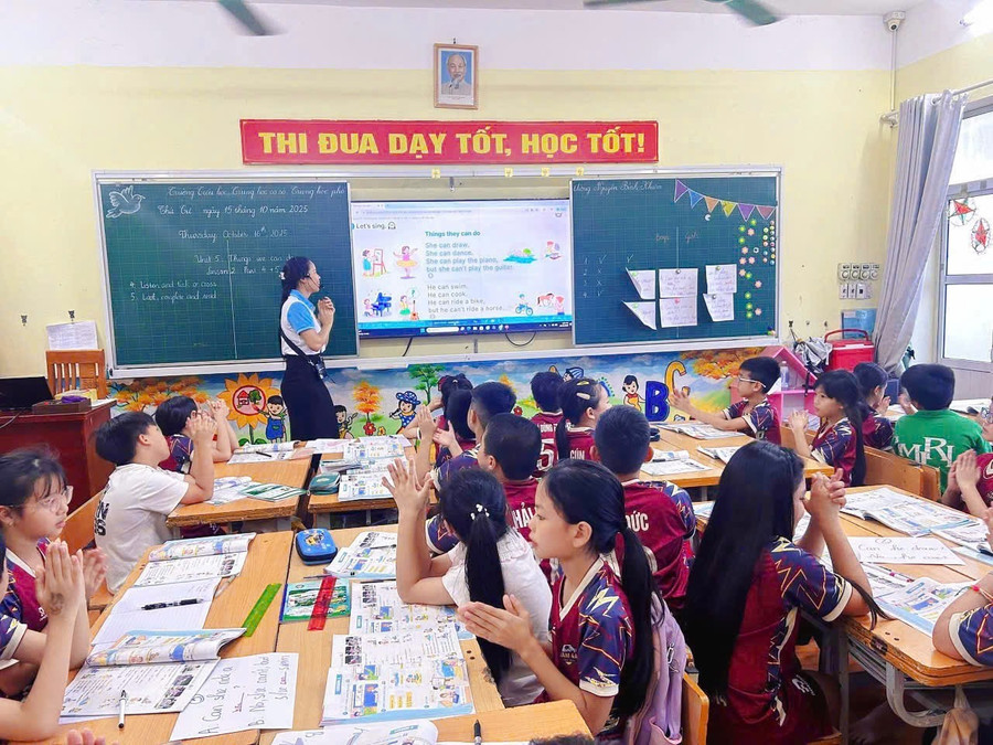 Một tiết học tiếng anh của học sinh tiểu học Trường Nguyễn Bỉnh Khiêm. 1.png