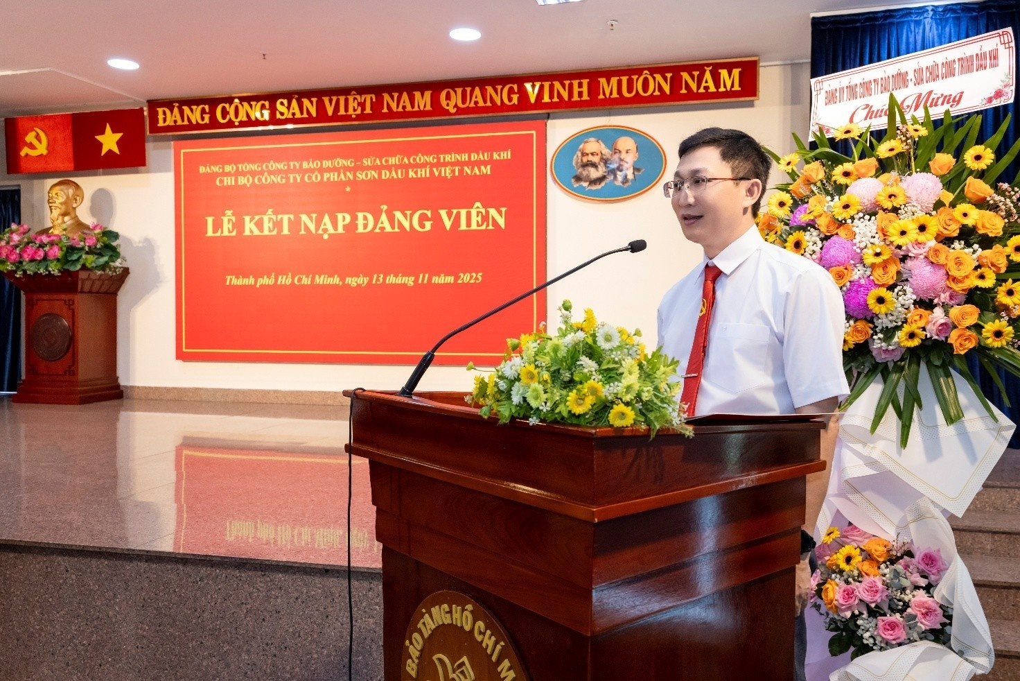 PV Paint bồi đắp thế hệ đảng viên trẻ - Lan tỏa niềm tin và khát vọng cống hiến