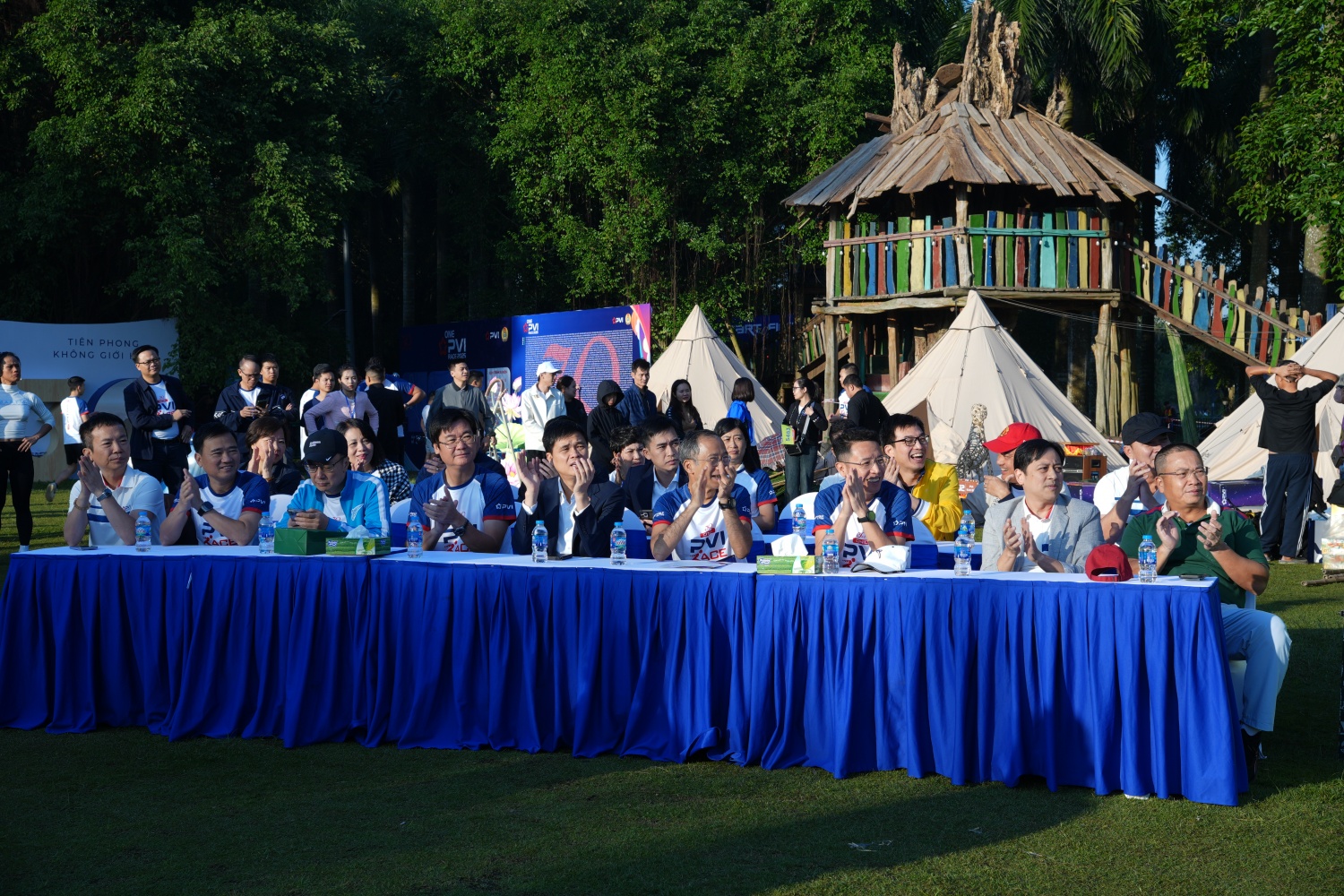 [Chùm ảnh] Sôi nổi Ngày hội Văn hóa Thể thao 30 năm PVI: “One Beat - One Dream”